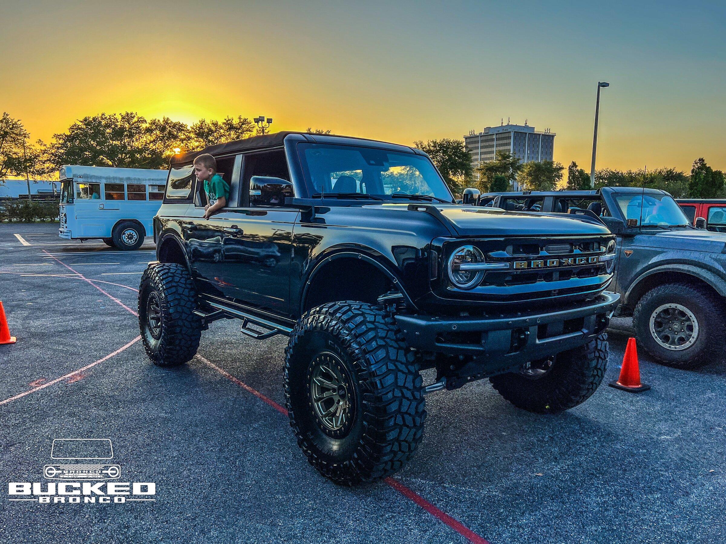 Ford Bronco SHADOW BLACK Bronco Club 3B5A8F61-E5CD-4BB4-8E37-67FD2FC7ABDA.JPEG