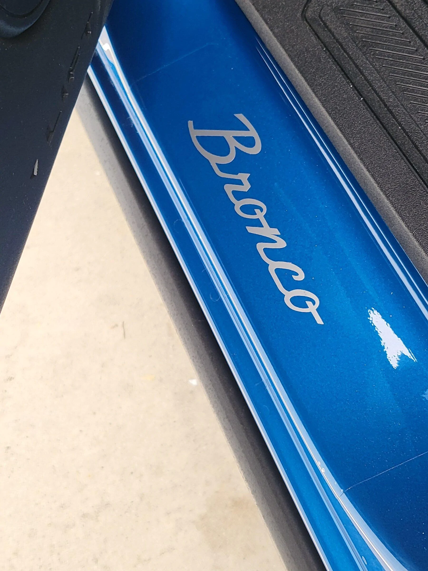 Ford Bronco VELOCITY BLUE Bronco Club 20220512_144314
