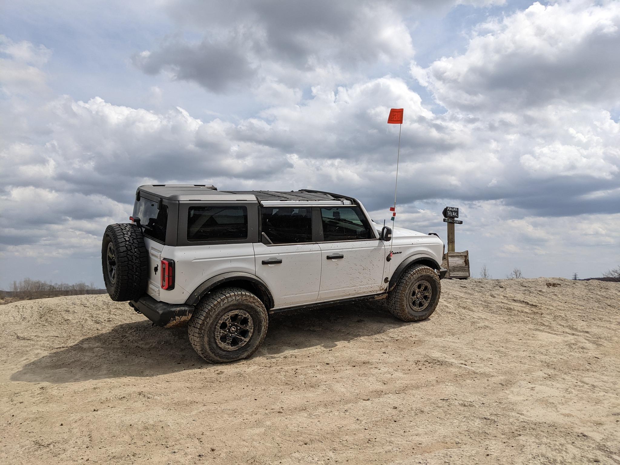 Ford Bronco Non SAS Badlands 1 inch level top of magna2