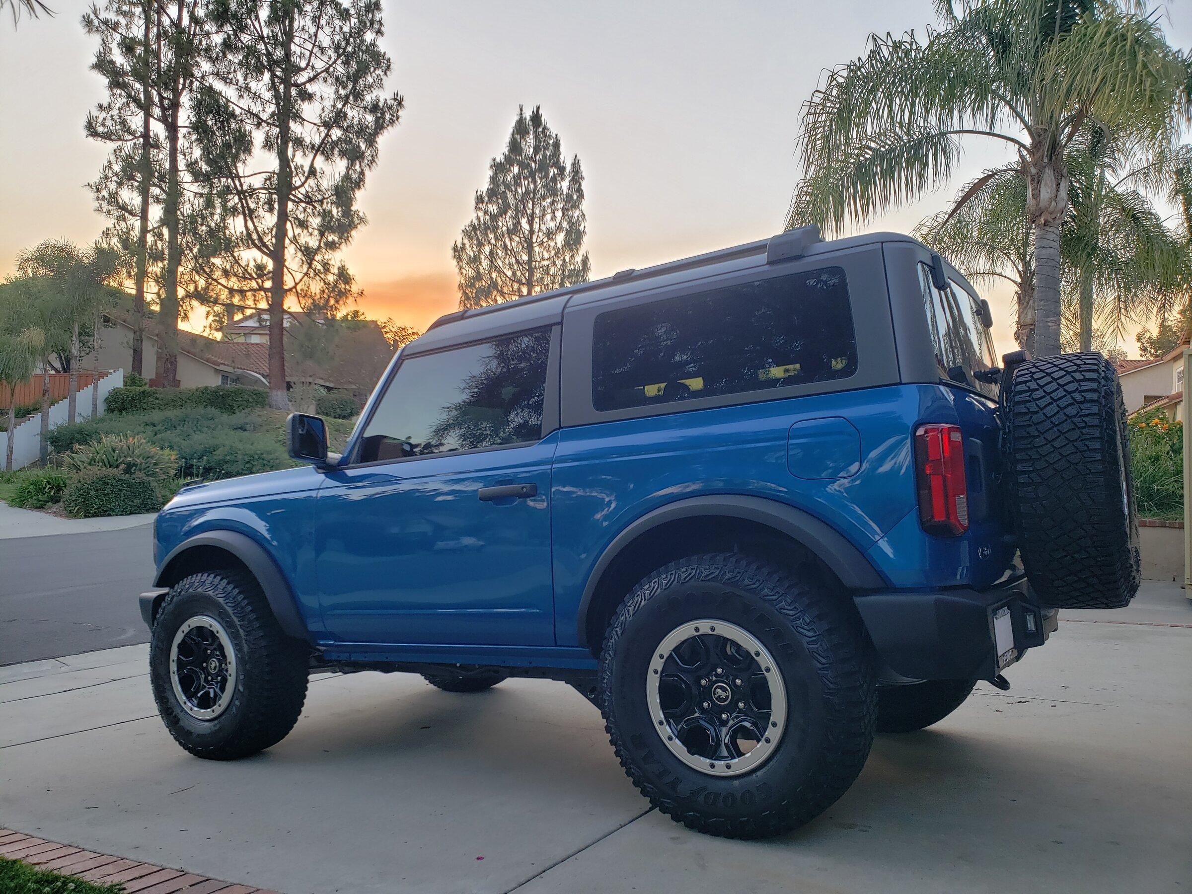 Ford Bronco Putting 35s on BRWAR3.Blue