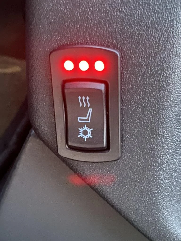 Ford Bronco Katzkin Leather Covers w/ Cooled & Heated Seats install 38CFDE5B-C51B-40CF-AED0-1FA30A308B35_1_105_c
