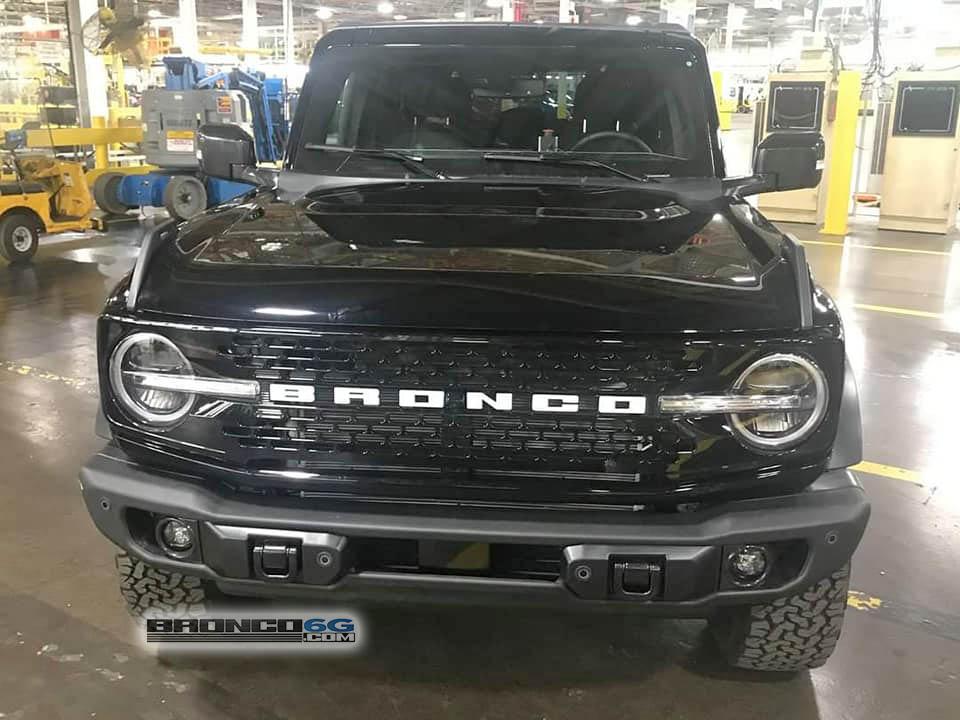 2021 Bronco Badlands production line 1.jpg