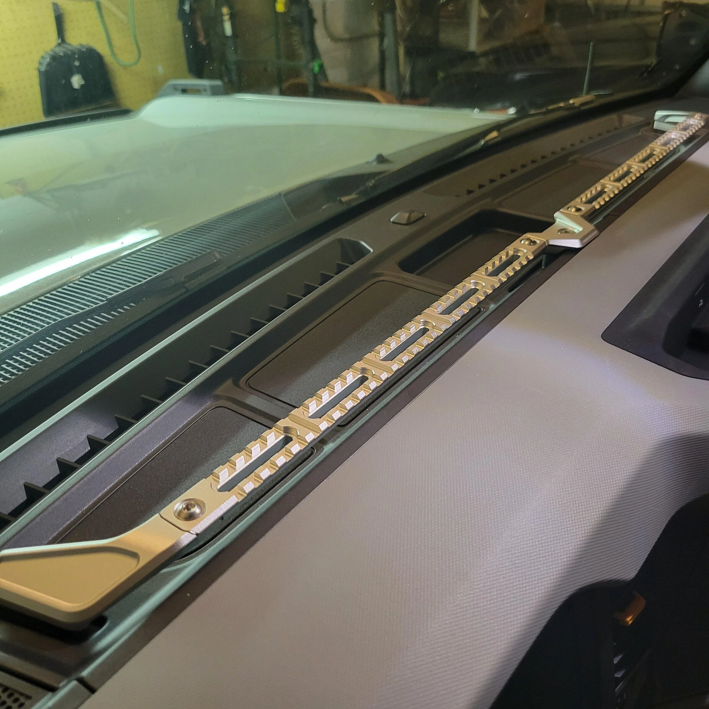 Ford Bronco AR BYOD Rail Tumble Matte Clear 20220513_214844