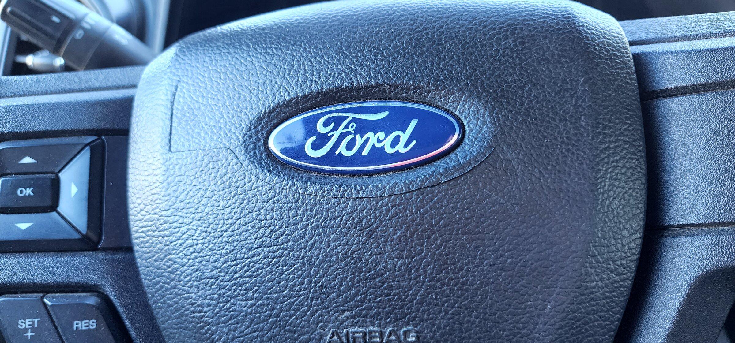 Ford Bronco Driver airbag cracking 20220514_095657