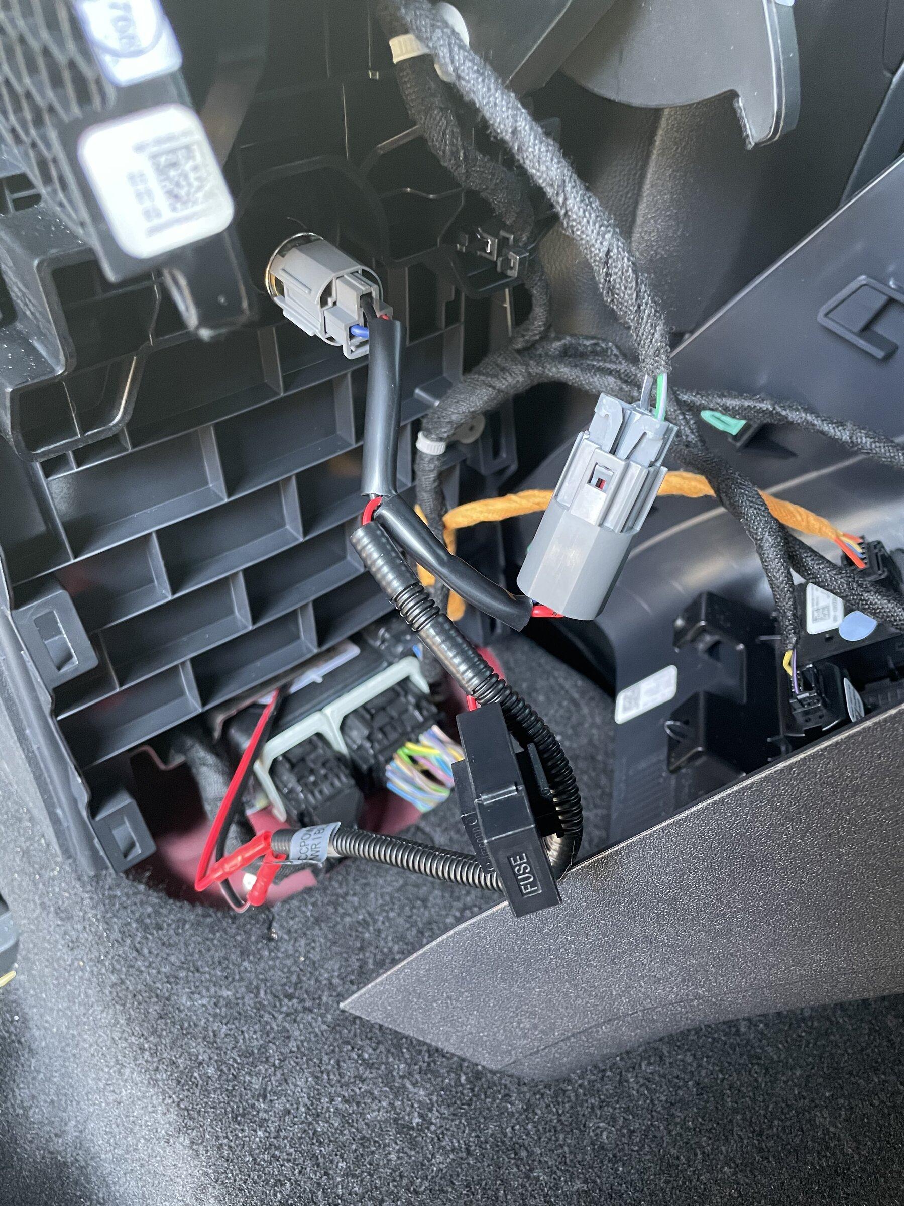 Ford Bronco MagSafe phone charger mounted to console grab handle - Done ✅ 87E79EBF-FCD2-44B9-BA7B-82462CAD805F