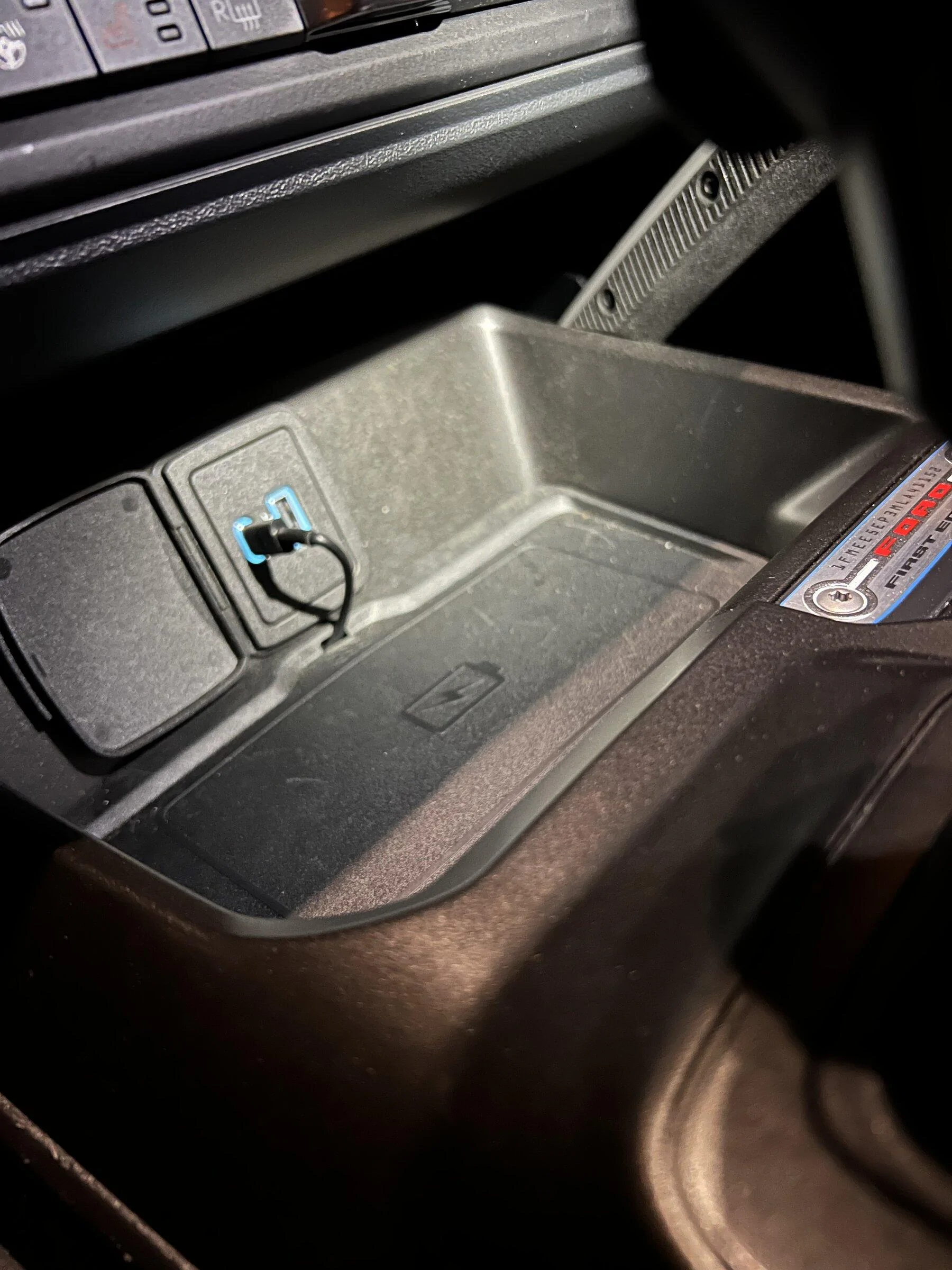 Ford Bronco MagSafe phone charger mounted to console grab handle - Done ✅ AC353B94-5884-491A-8B5B-92B276223E14