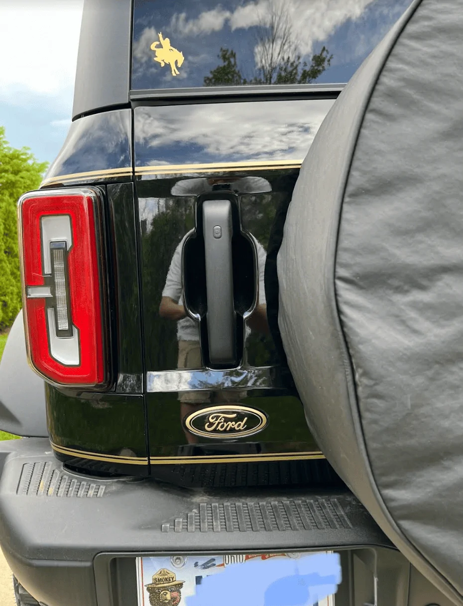 Ford Bronco Old school stripes. Black n gold Screen Shot 2022-05-14 at 6.40.20 PM