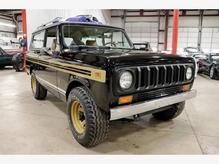 Ford Bronco Old school stripes. Black n gold 1978-International%20Harvester-Scout-classic-trucks--Car-101270302-dbb5ea0b9880fa07273002ef78
