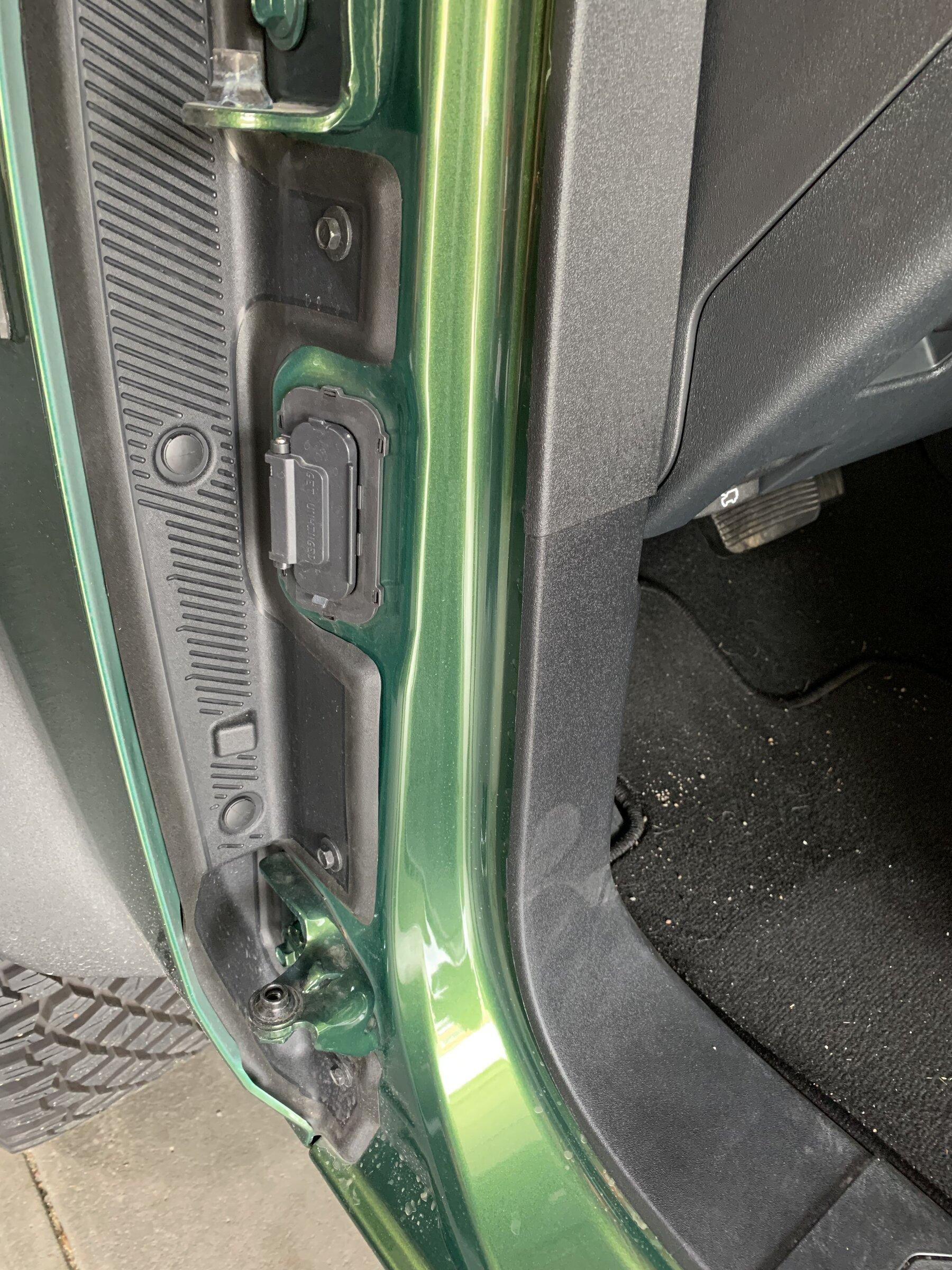 Ford Bronco ERUPTION GREEN Bronco Club 91DE4ED5-F17B-47E3-A1AC-A6BE3B1ABA8B