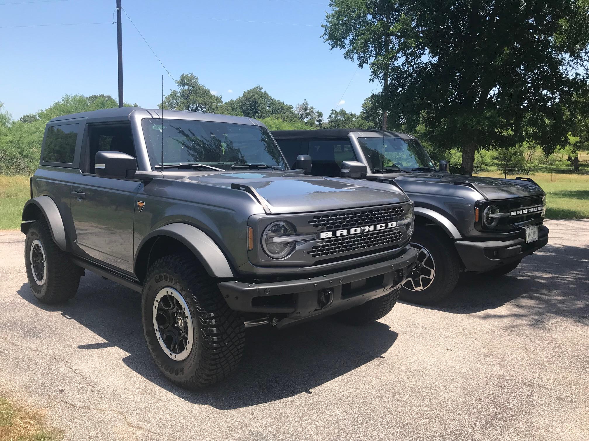 Ford Bronco CARBONIZED GRAY Bronco Club IMG_2162