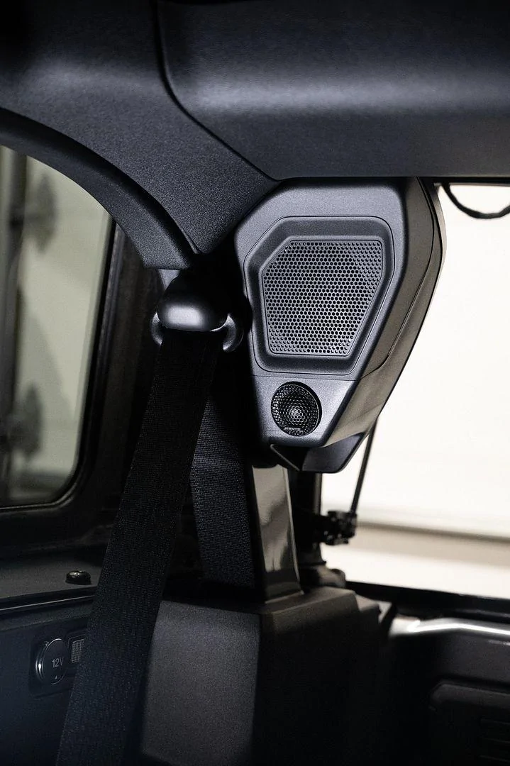 Ford Bronco High End Stereo Build Thread... DSC_3732