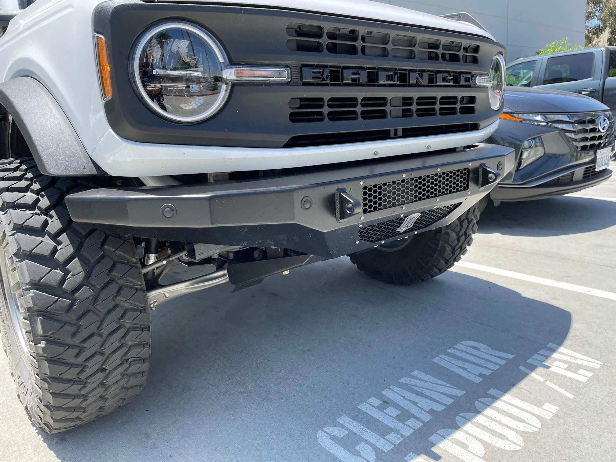 Ford Bronco ICON 2.5 EXP Shocks Bridge The Gap Between Spacers and Threaded Coilovers! IMG_3581