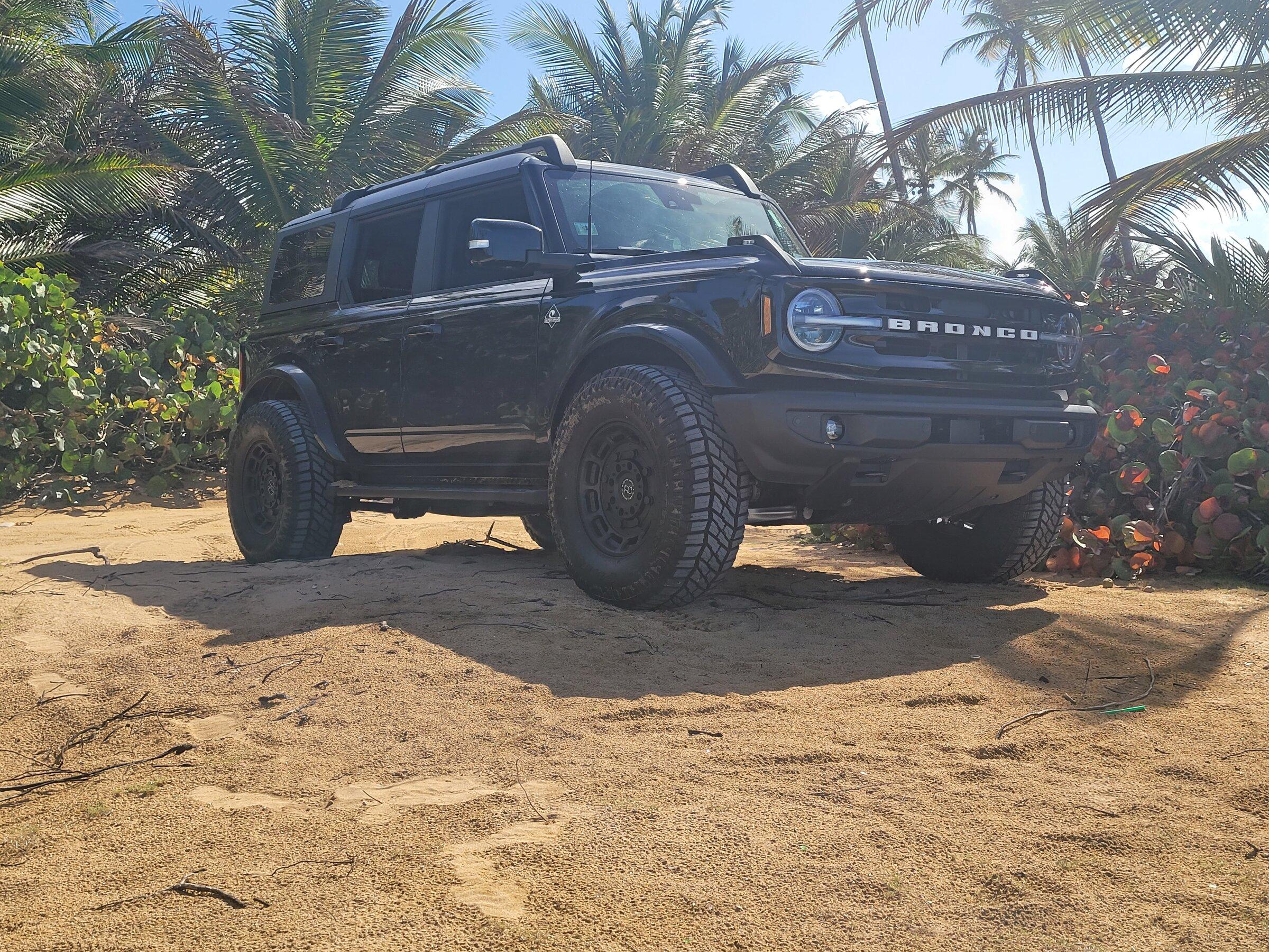 Ford Bronco SHADOW BLACK Bronco Club 20220513_152906