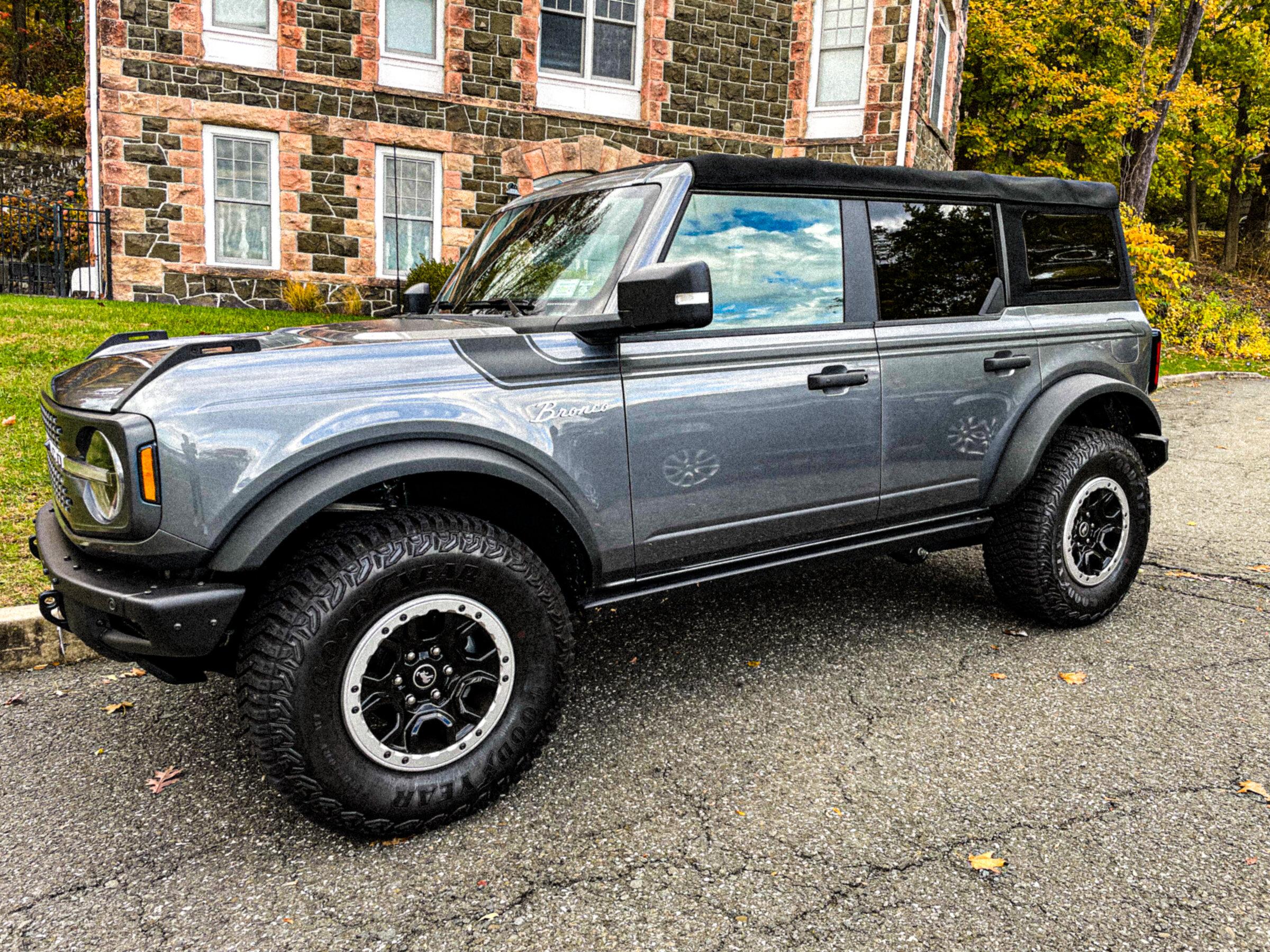 Ford Bronco Vinyl striping / wrapping ideas 427BA666-AA29-4AE2-828C-E8883C93A05F