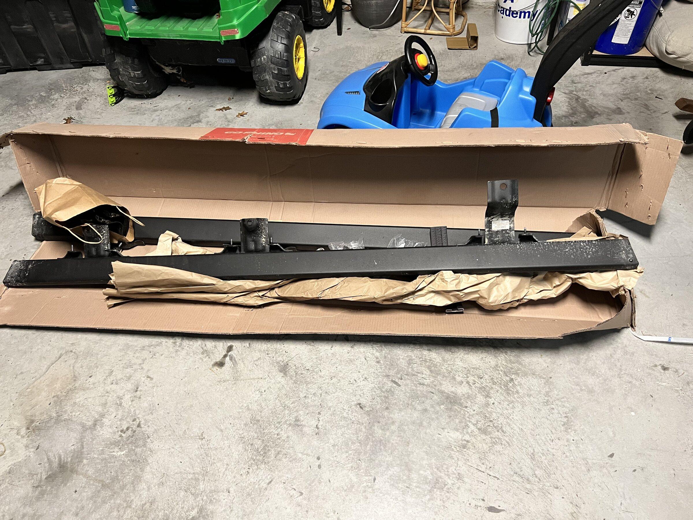Ford Bronco 4door OEM ROCK RAILS DFW B3D39959-15AF-47B5-8ACB-521C634B45A6
