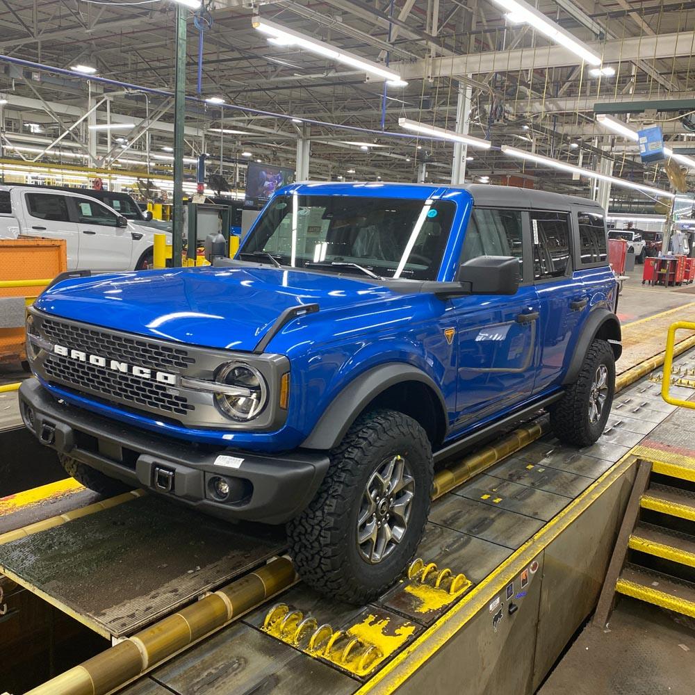 Ford Bronco 5/9 Build Week group. (ManSquatch Week) image (1)
