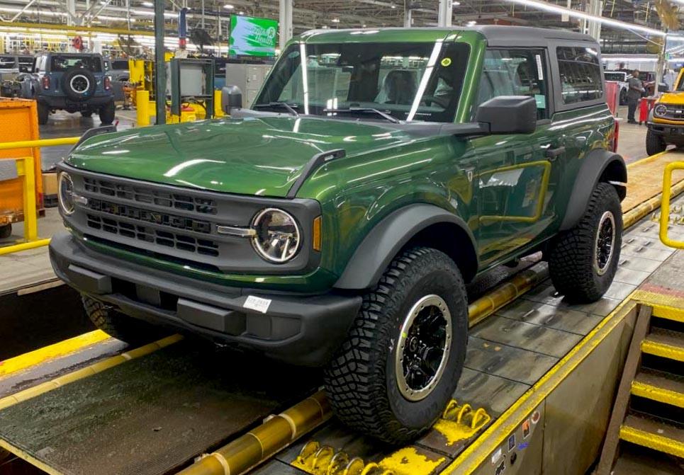 Ford Bronco 5/9 Build Week group. (ManSquatch Week) image copy