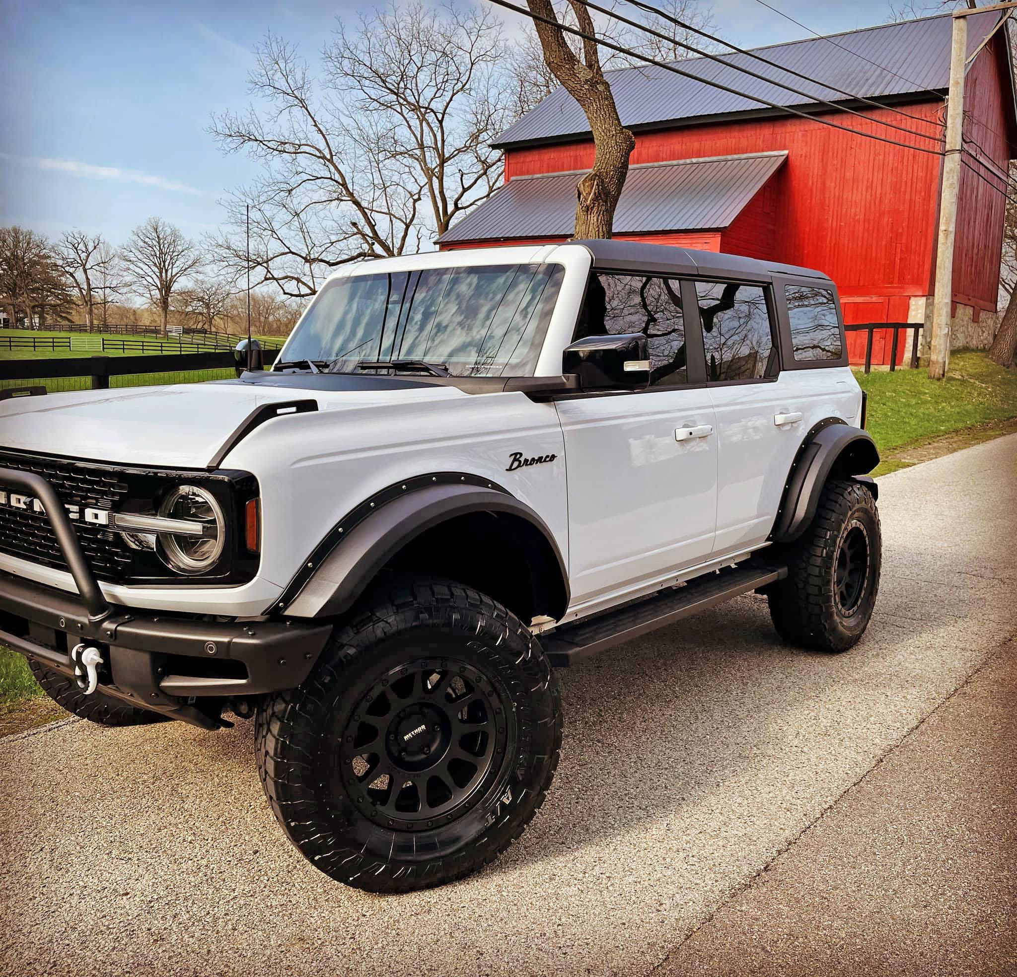 Ford Bronco OXFORD WHITE Bronco Club 281850579_5186066614809185_1236296256128947354_n
