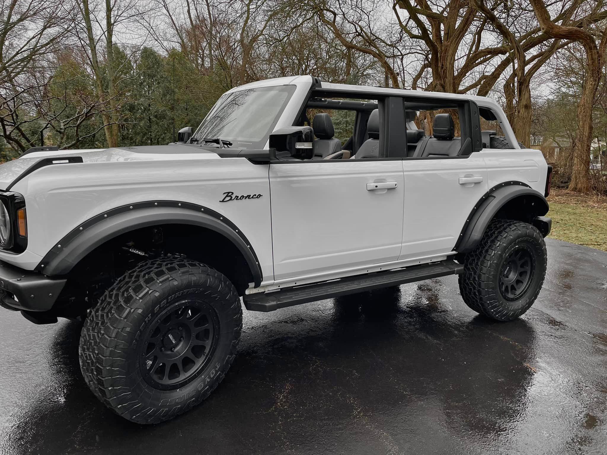 Ford Bronco OXFORD WHITE Bronco Club 281148393_5186065128142667_7580065001004570457_n