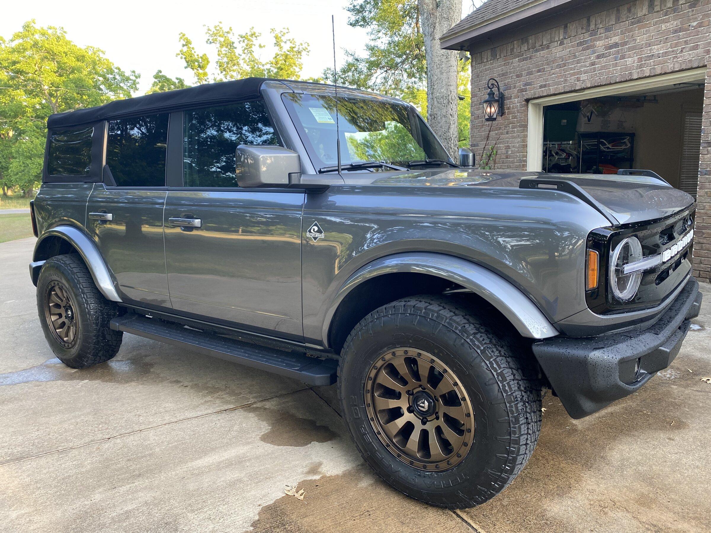 Ford Bronco 5/2/22 Build Week Group EF970096-8CB4-4614-911C-2CB0C28F512F