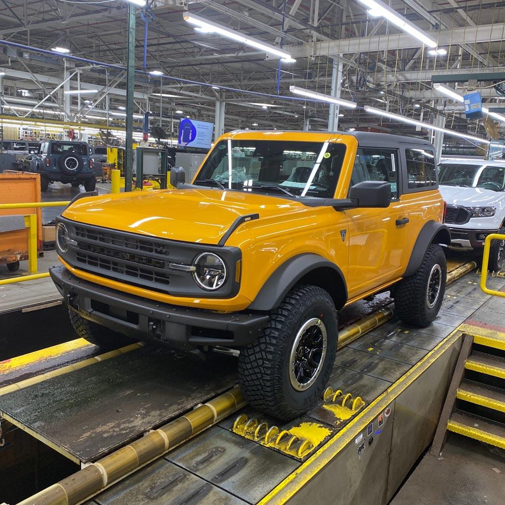 Ford Bronco 5/9 Build Week group. (ManSquatch Week) image