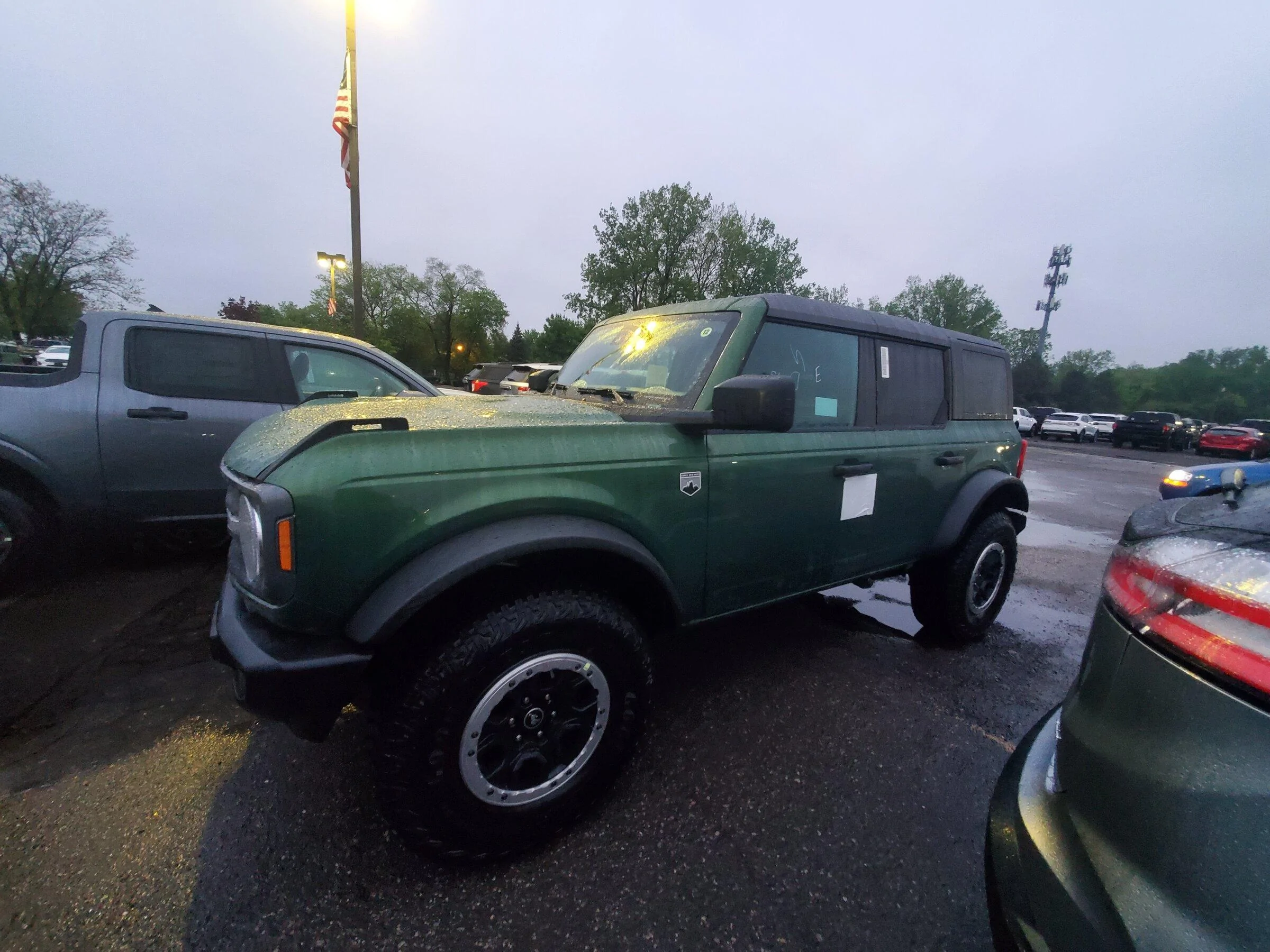 Ford Bronco 5/9 Build Week group. (ManSquatch Week) 20220518_205255