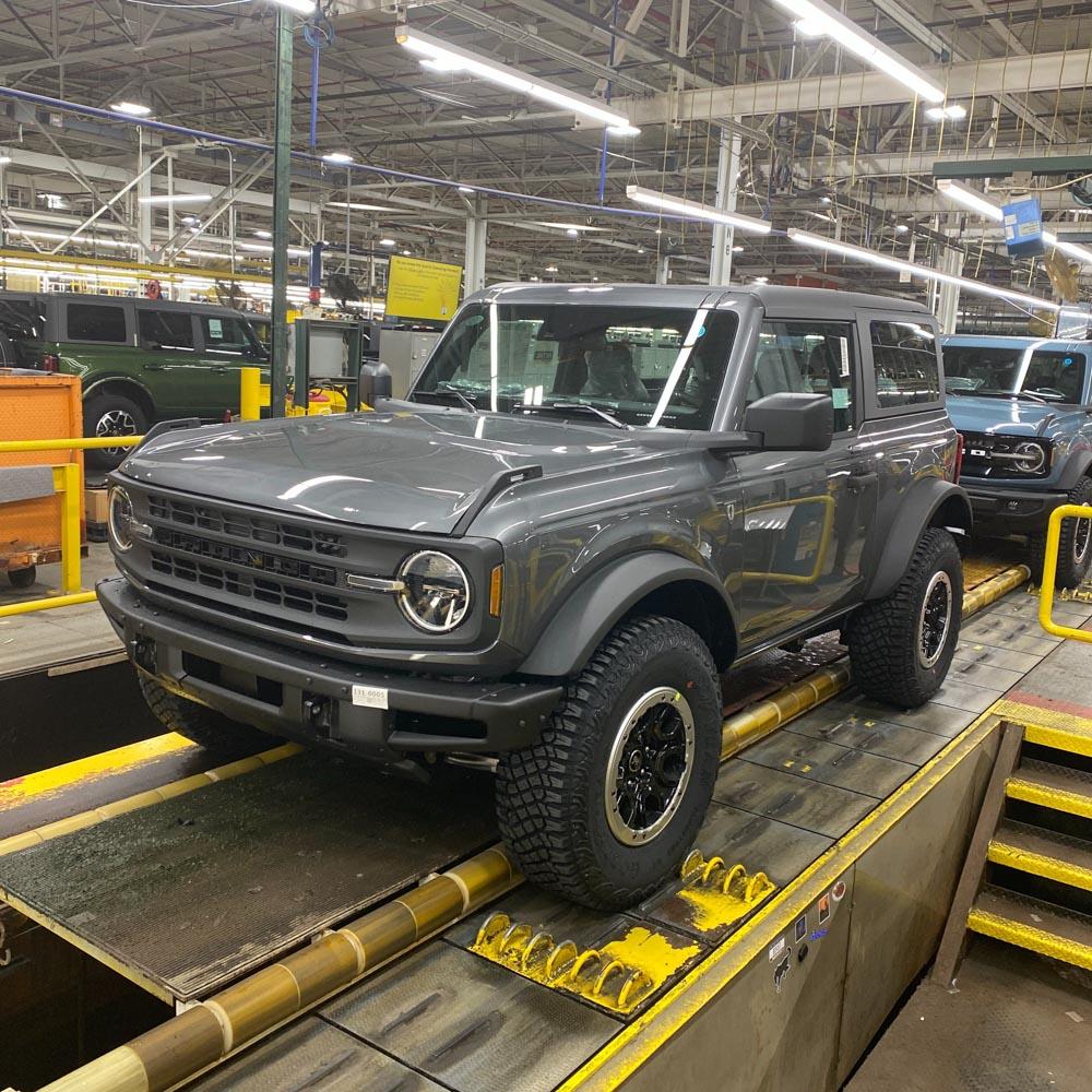 Ford Bronco 5/9 Build Week group. (ManSquatch Week) my Bronco