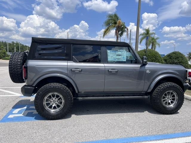 Ford Bronco Black plastic trim , trim levels 00D936A7-92D5-4E79-A213-B8B3CEE537F8