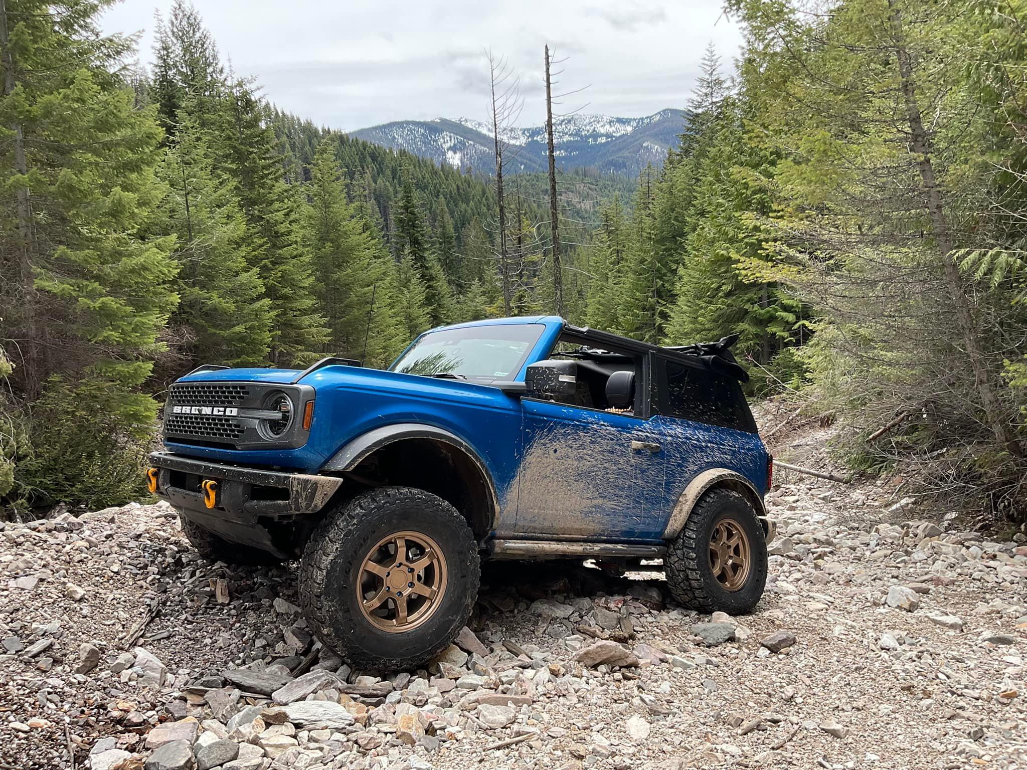 Ford Bronco Two Broncos and a Jeep Run Compressor Trail 281128806_5290427467688701_78763840002173969_n