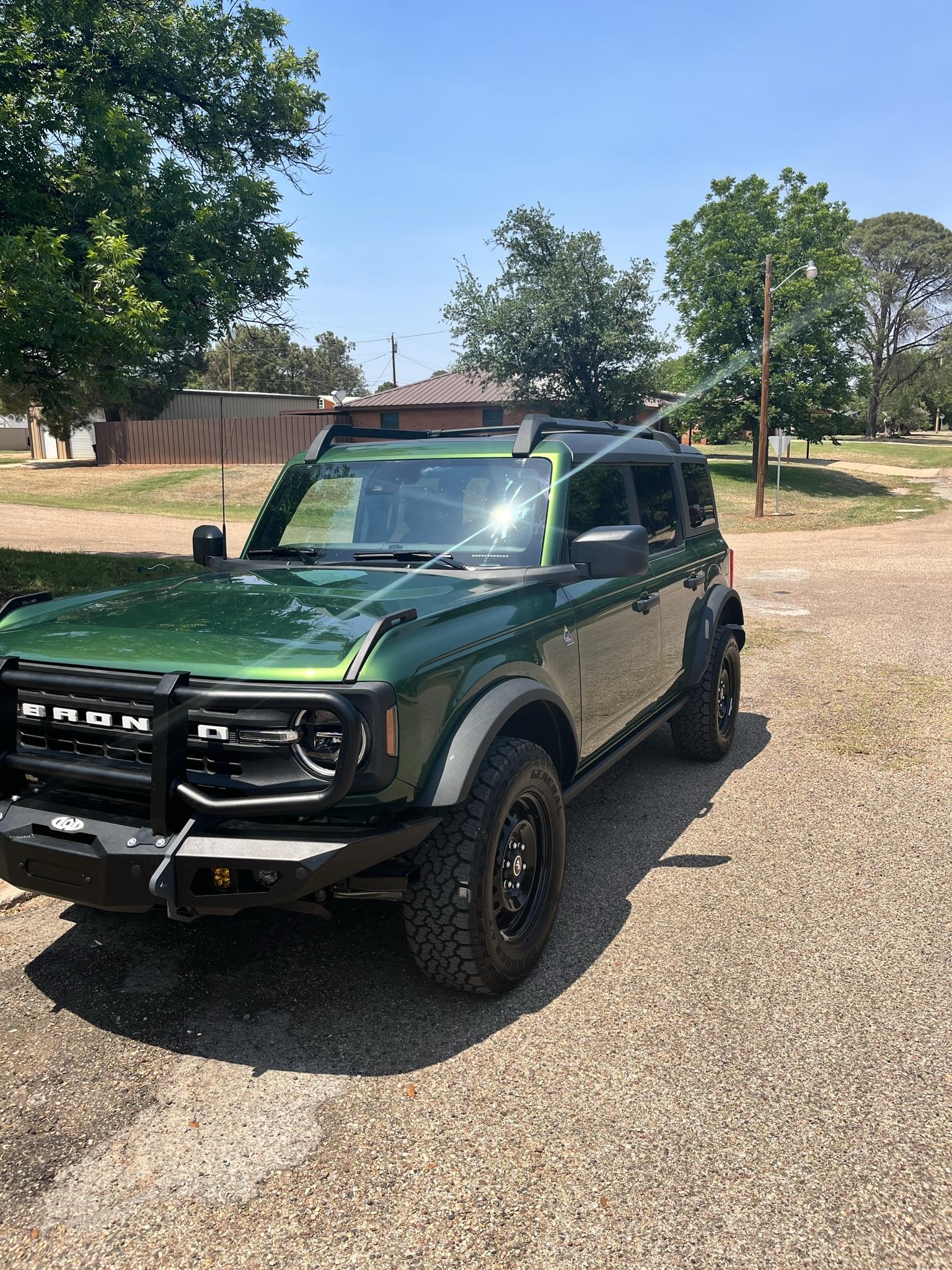 Ford Bronco ERUPTION GREEN Bronco Club 0AEE1012-0151-4B1A-811D-B27BC2CB98E5