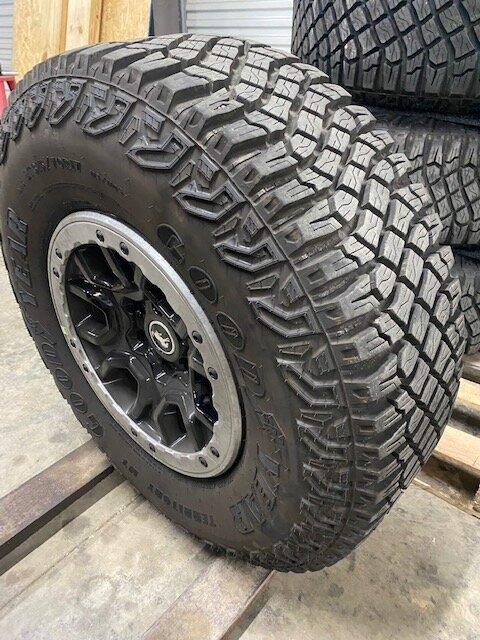 Ford Bronco Badlands Sasquatch take offs with TPMS wheel4