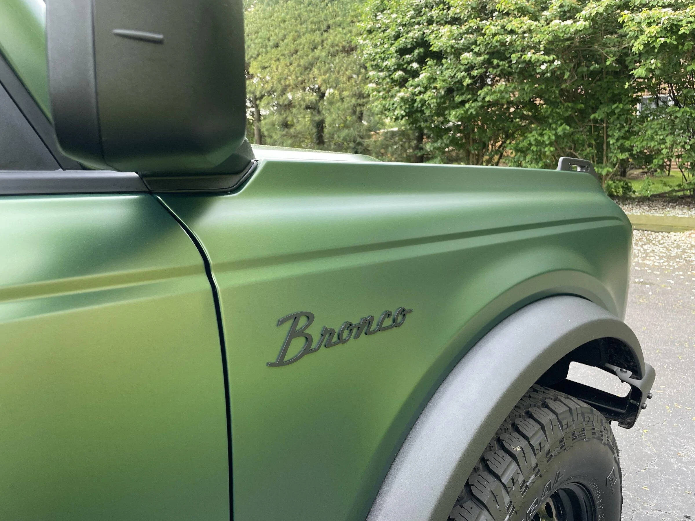 Ford Bronco ERUPTION GREEN Bronco Club 992906F9-51D6-45D7-910A-E3BA8CF13A07