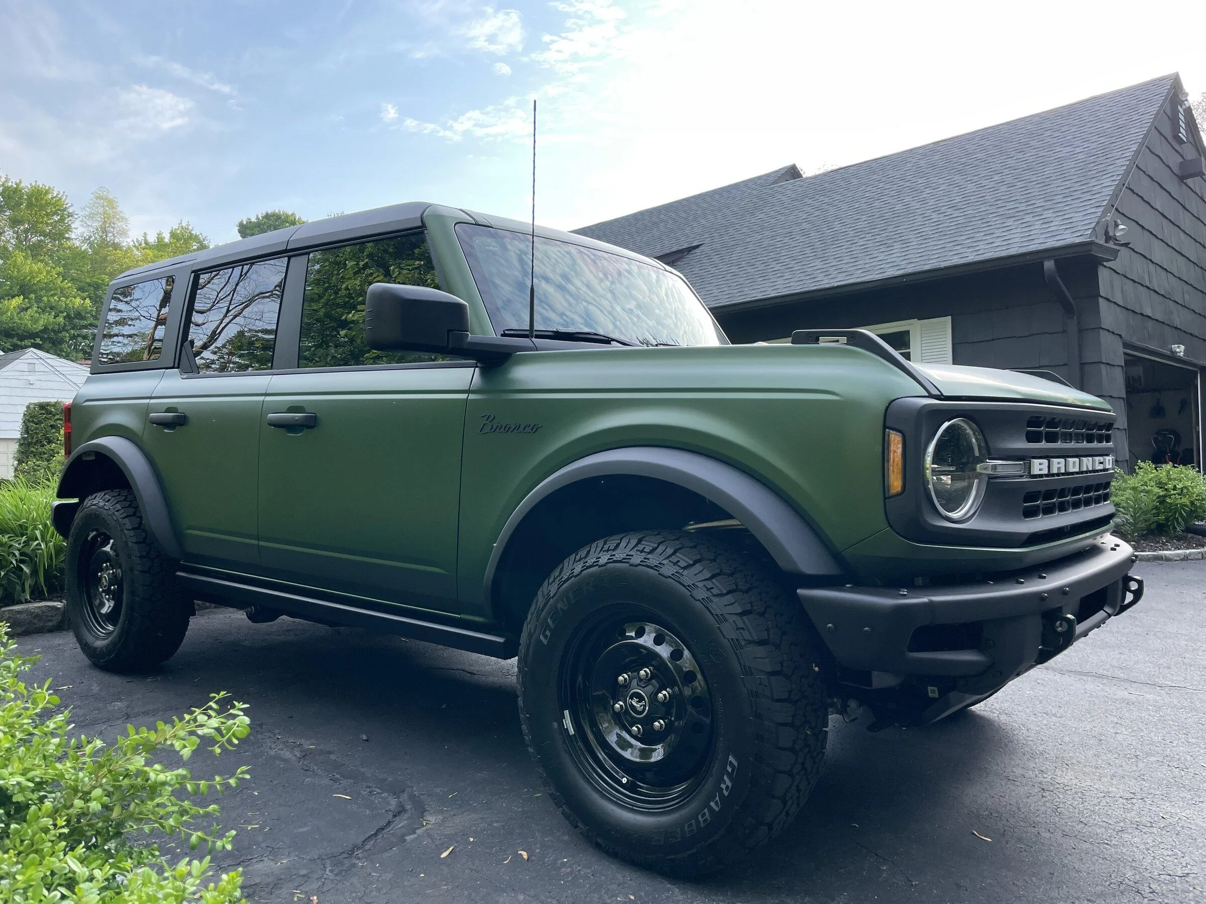 Ford Bronco ERUPTION GREEN Bronco Club 18A04EF1-AF1F-4FB6-932C-5480F7C51DB6