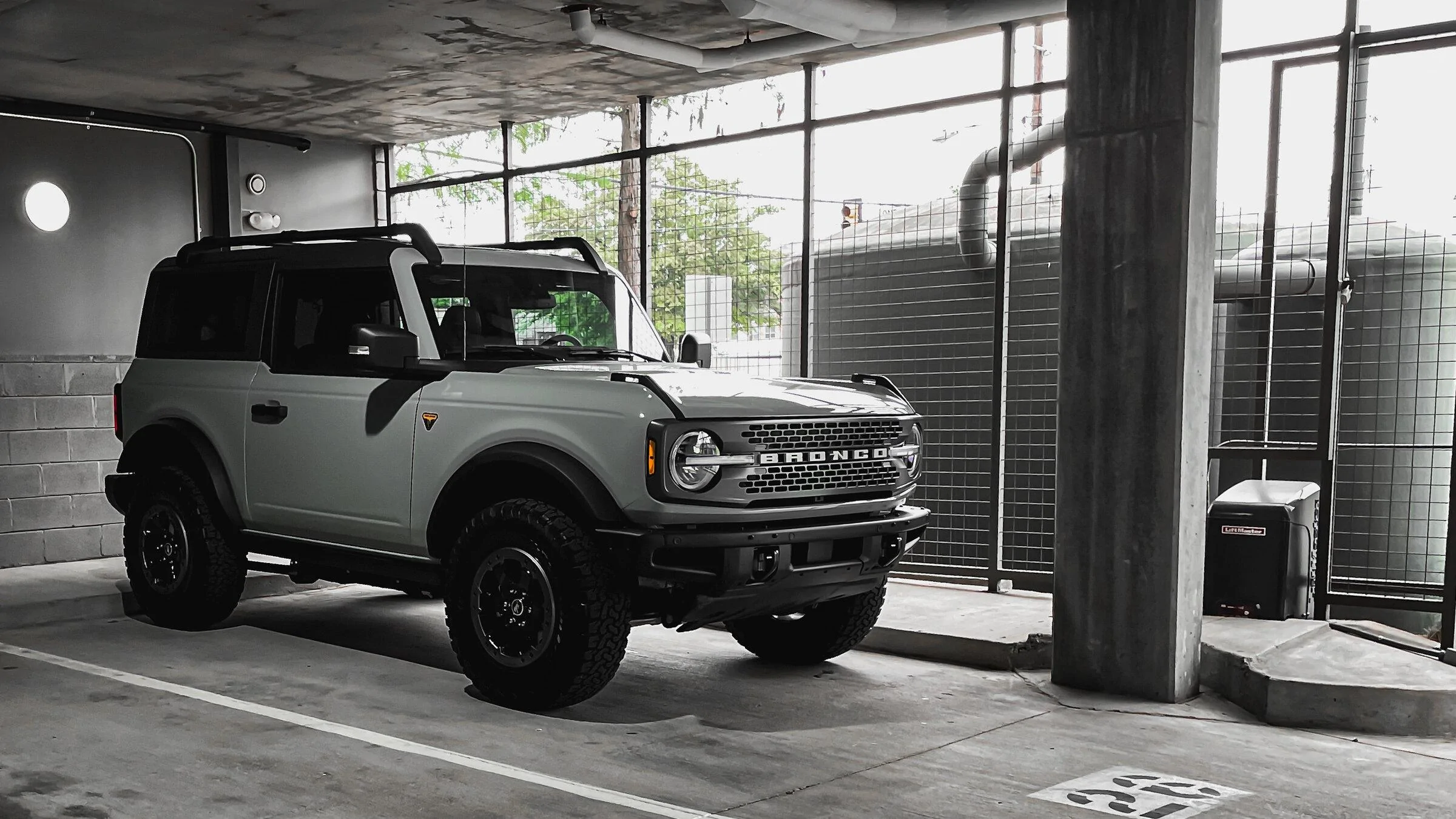 Ford Bronco Got my beauty rings powder coated black... Few things... 9FFFEFA3-D647-4EF3-A795-0FD24656B63A