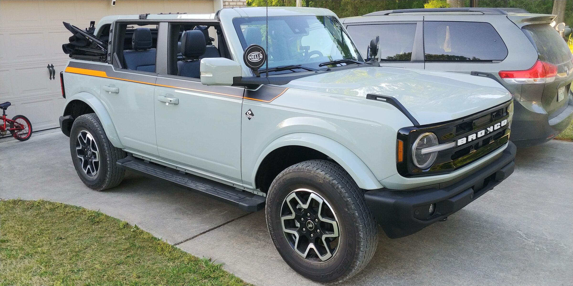 Ford Bronco Thoughts on the orange on cactus gray? 0424221929