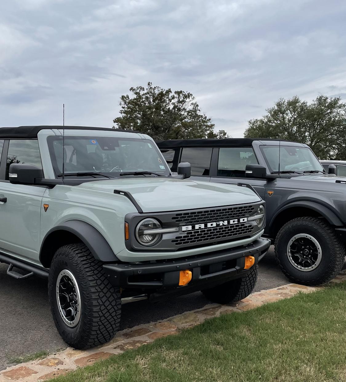 Ford Bronco Thoughts on the orange on cactus gray? 53B807C5-B95D-48F9-8587-00493E247BBF
