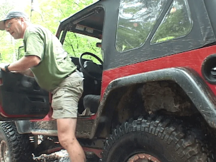 Ford Bronco Two Broncos and a Jeep Run Compressor Trail vlcsnap-2022-05-22-21h54m07s476