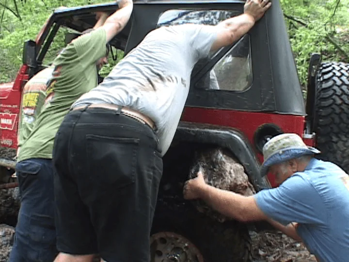 Ford Bronco Two Broncos and a Jeep Run Compressor Trail vlcsnap-2022-05-22-21h53m57s265