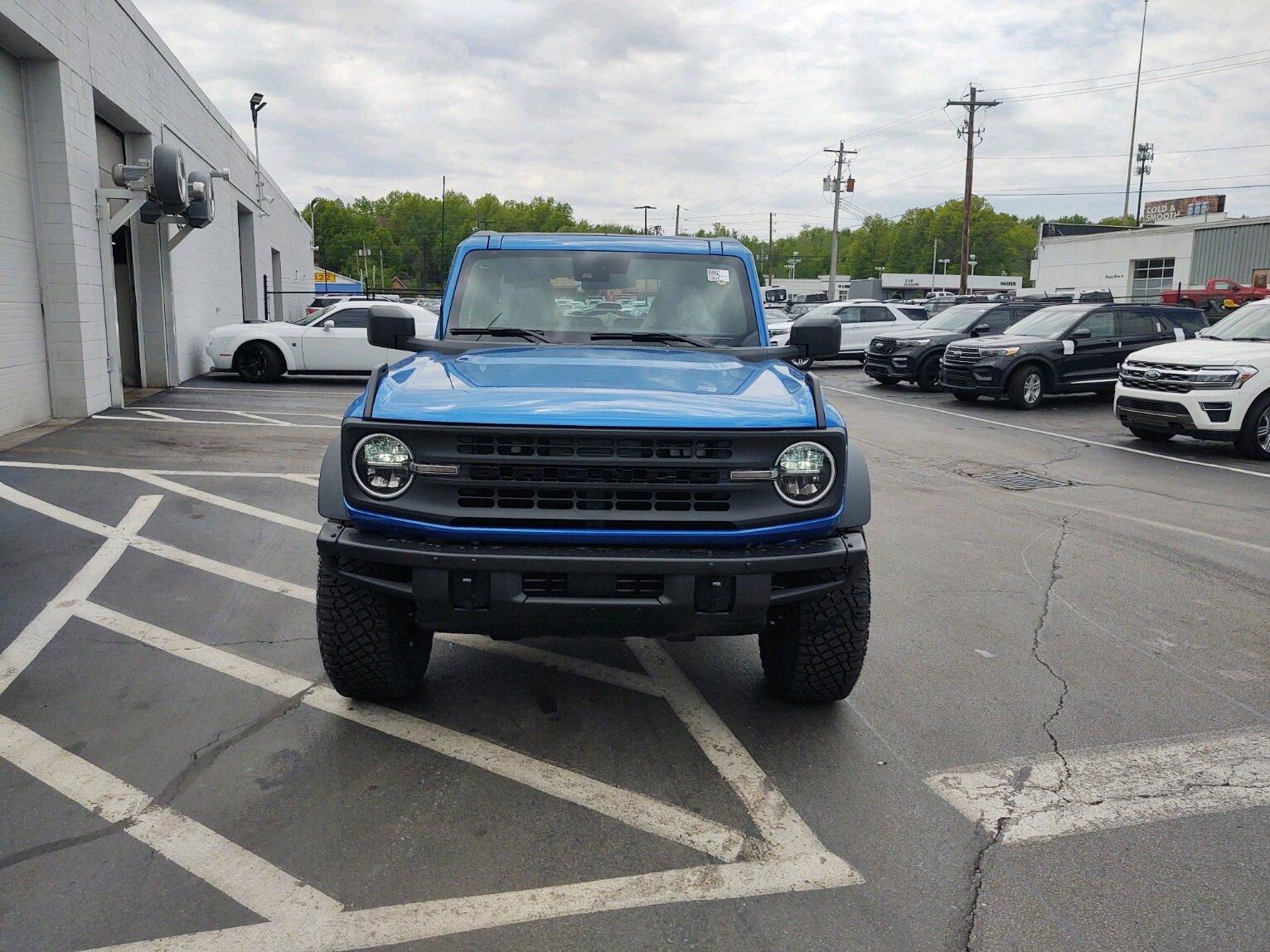 Ford Bronco 5/9 Build Week group. (ManSquatch Week) output_image1652983727116