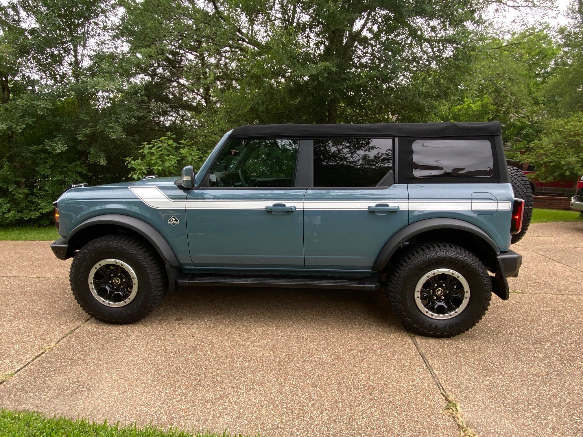 Ford Bronco Applied retro decal stripe kit IMG_9616