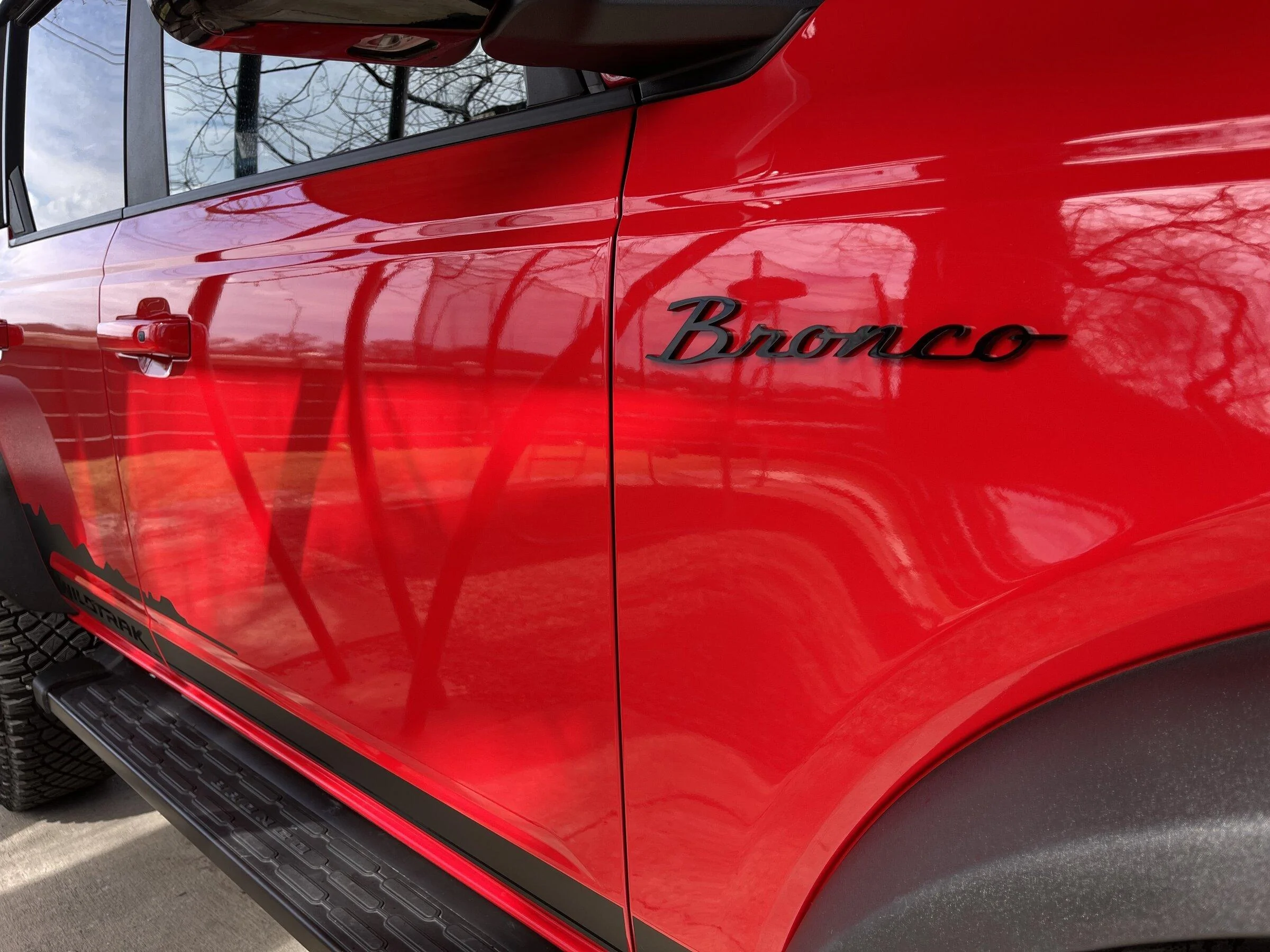 Ford Bronco RACE RED Bronco Club IMG_2241 (1)