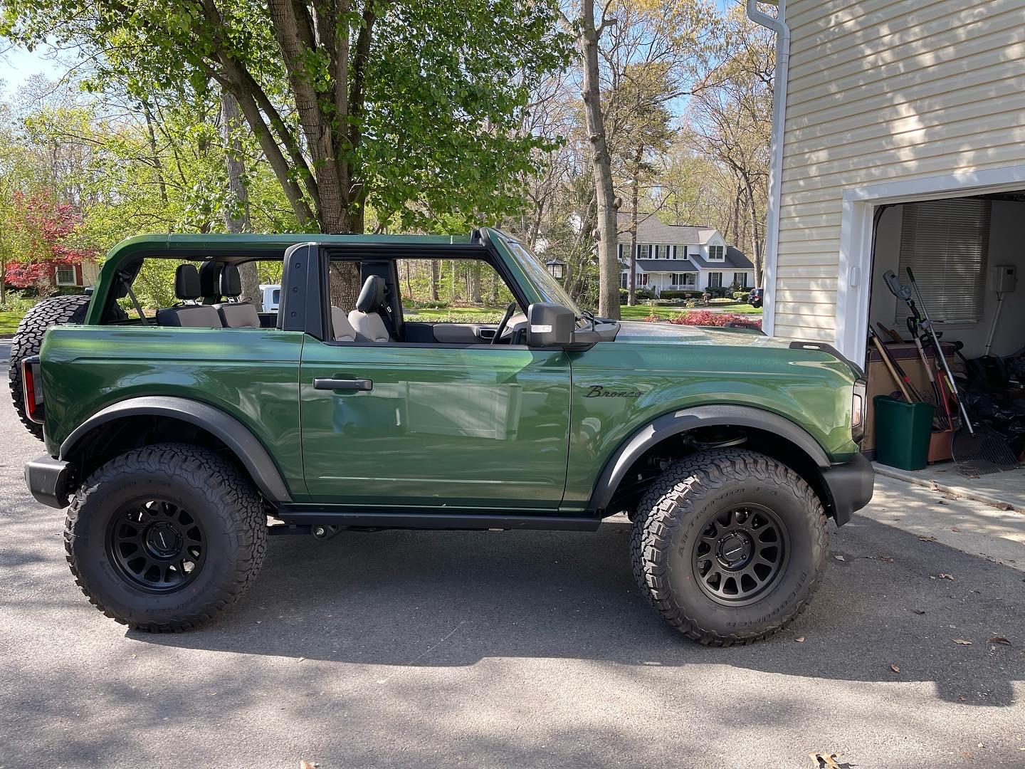 Ford Bronco ERUPTION GREEN Bronco Club A49B4D20-623C-4387-B122-246D890D9E80.JPG
