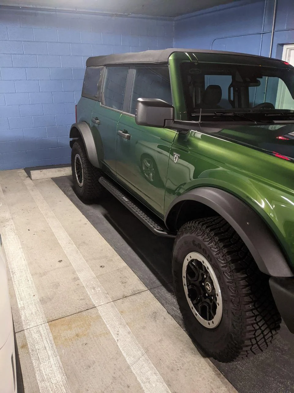Ford Bronco Go Rhino Dominator Xtreme DSS Slider Steps Installed photo_2022-05-24_00-52-23