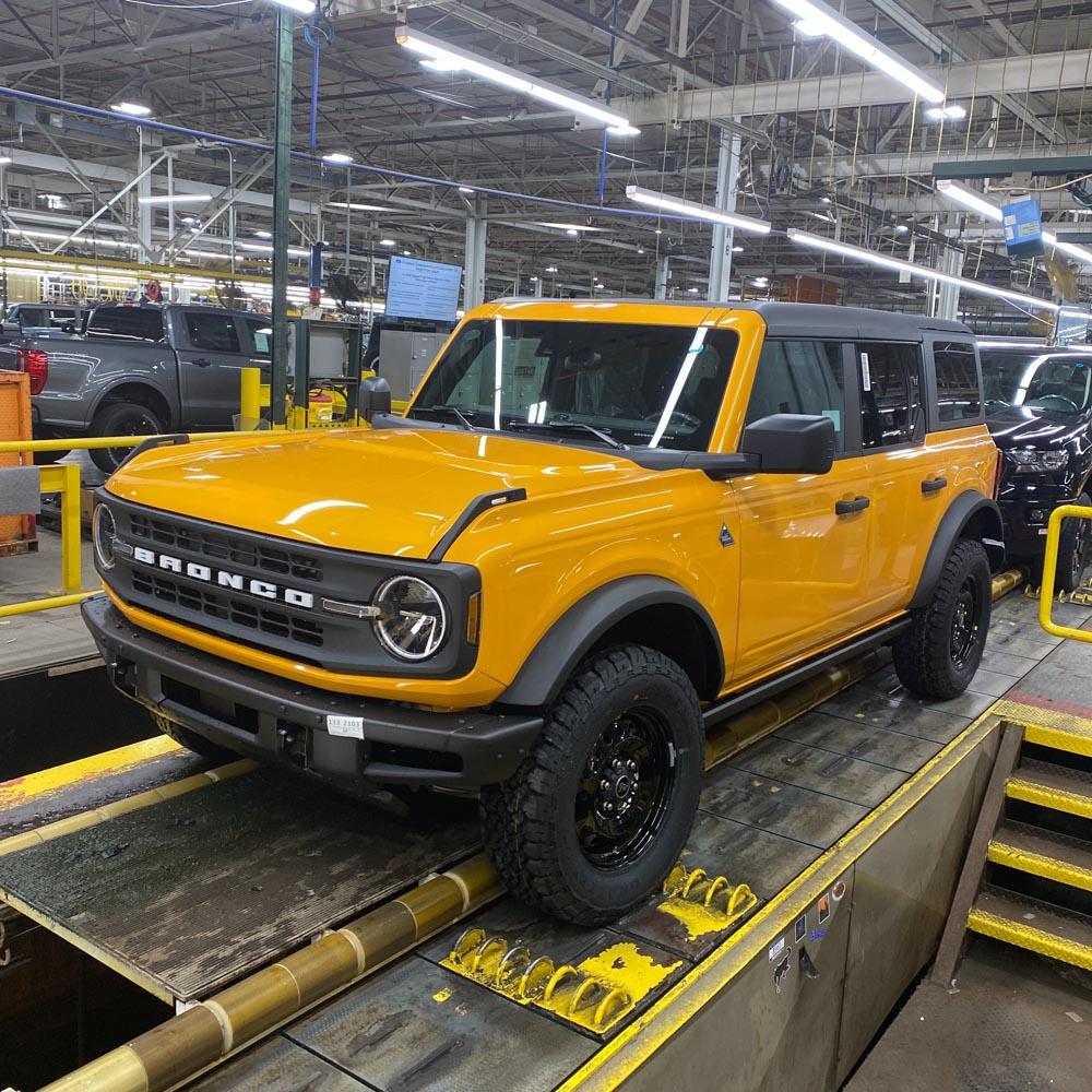 Ford Bronco 5/9 Build Week group. (ManSquatch Week) image