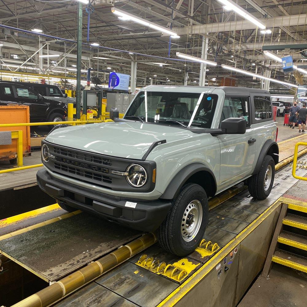 Ford Bronco 5/9 Build Week group. (ManSquatch Week) Unknown