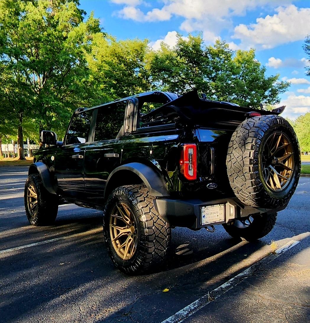 Ford Bronco Almost 2 years and finally arrived! Black Wildtrak + Bronze Vossen Wheels SmartSelect_20220527-200420_Messages
