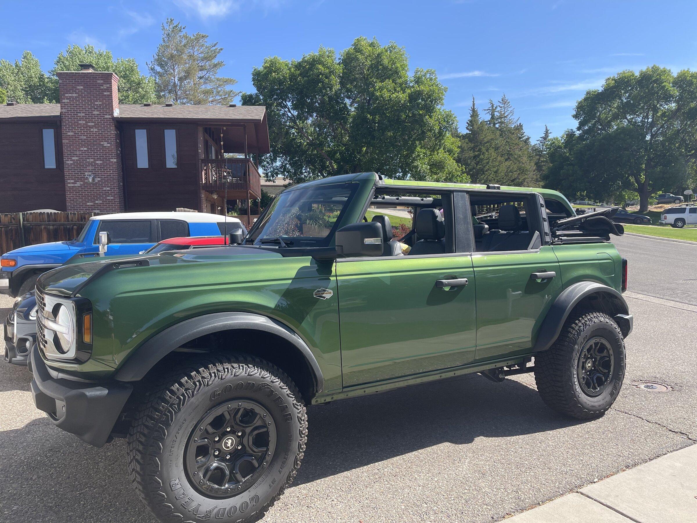 Ford Bronco ERUPTION GREEN Bronco Club 4EB9BB06-0C79-47CC-A33A-FDEE805EA00D