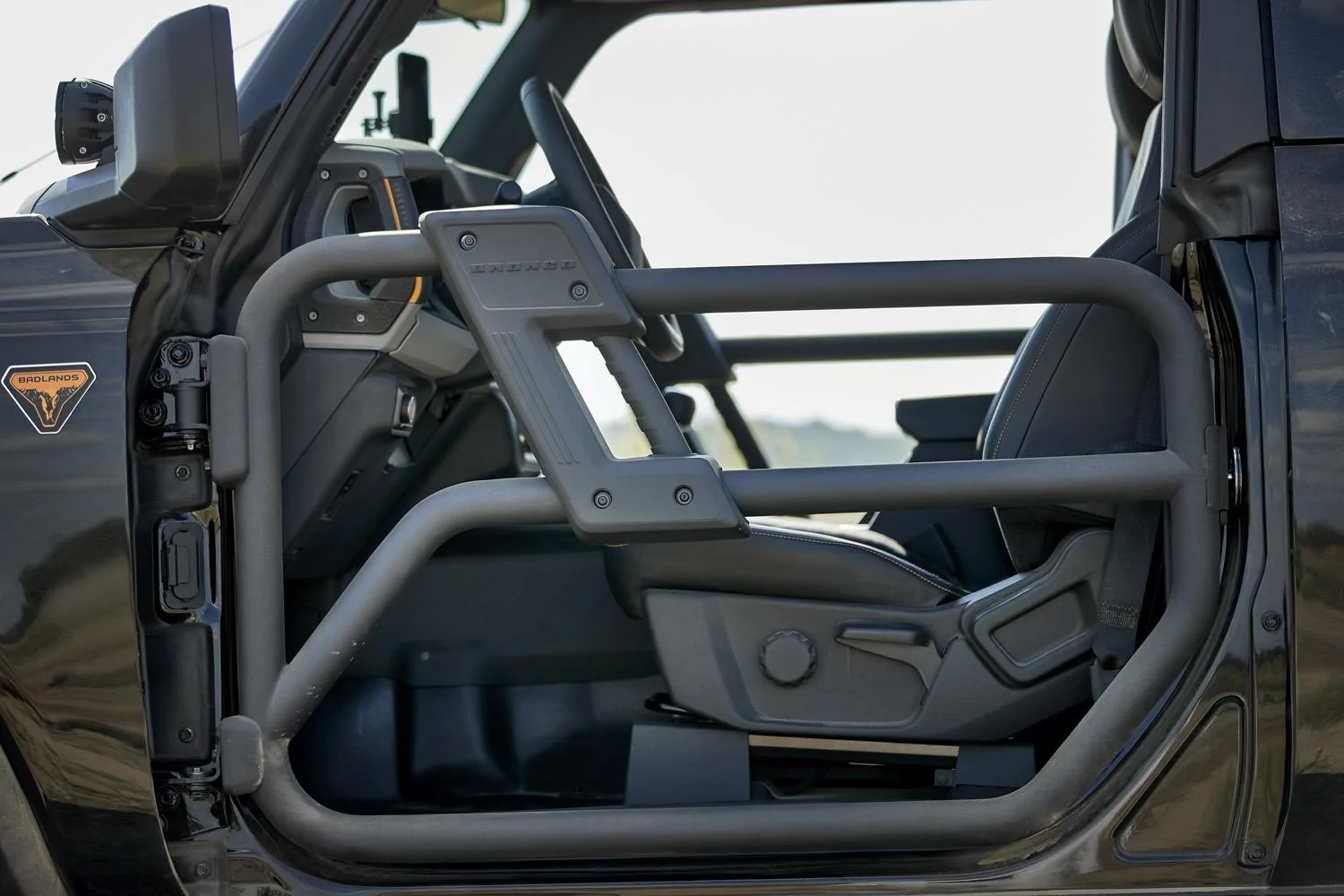 Ford Bronco Got my Ford Tube Doors secret part number and installed Badlands-Trail-Rig-Concept-Exterior-004-tube-doors