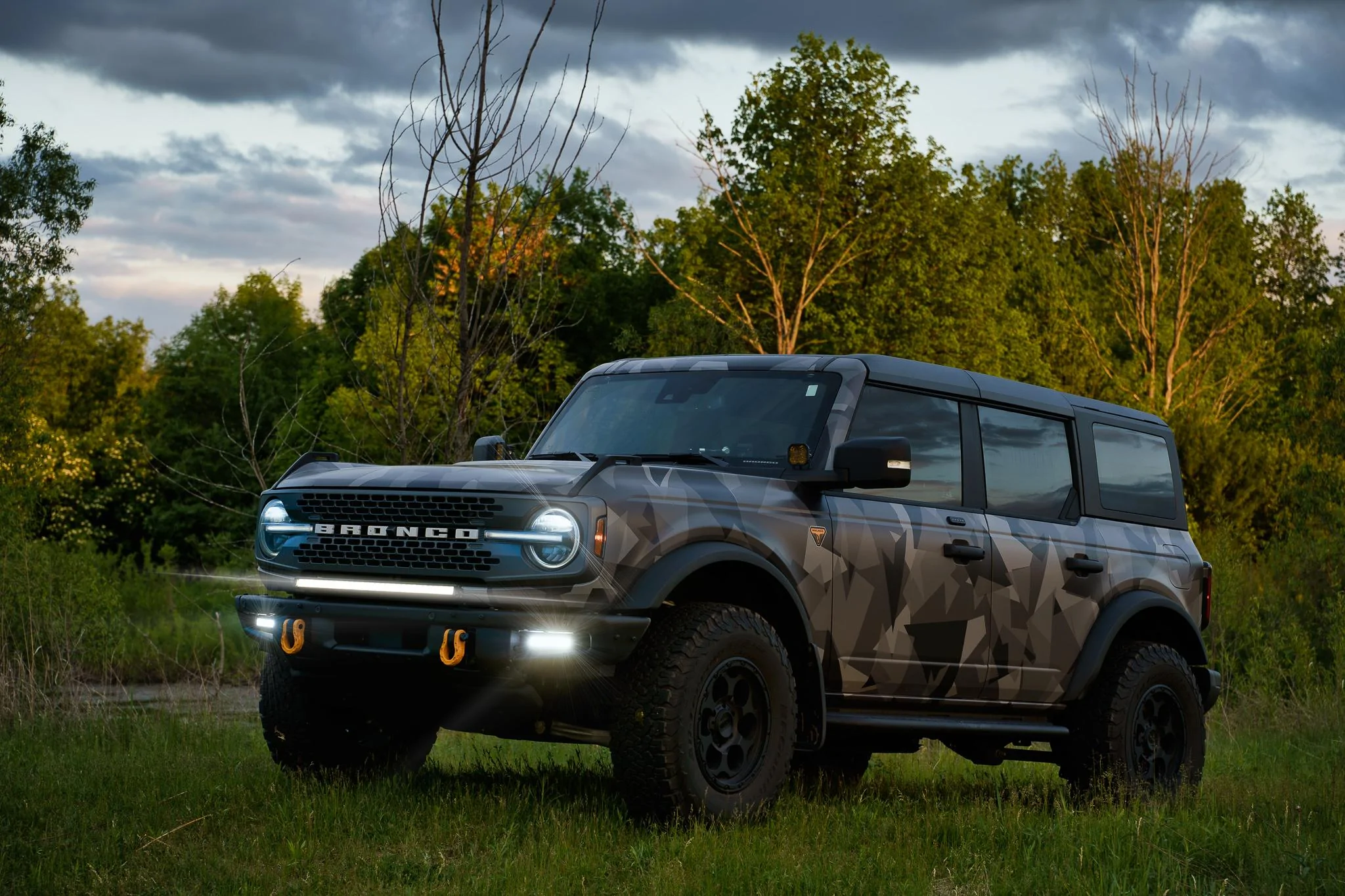 Ford Bronco Show 33's some love picture thread Bronc Ascend_FB