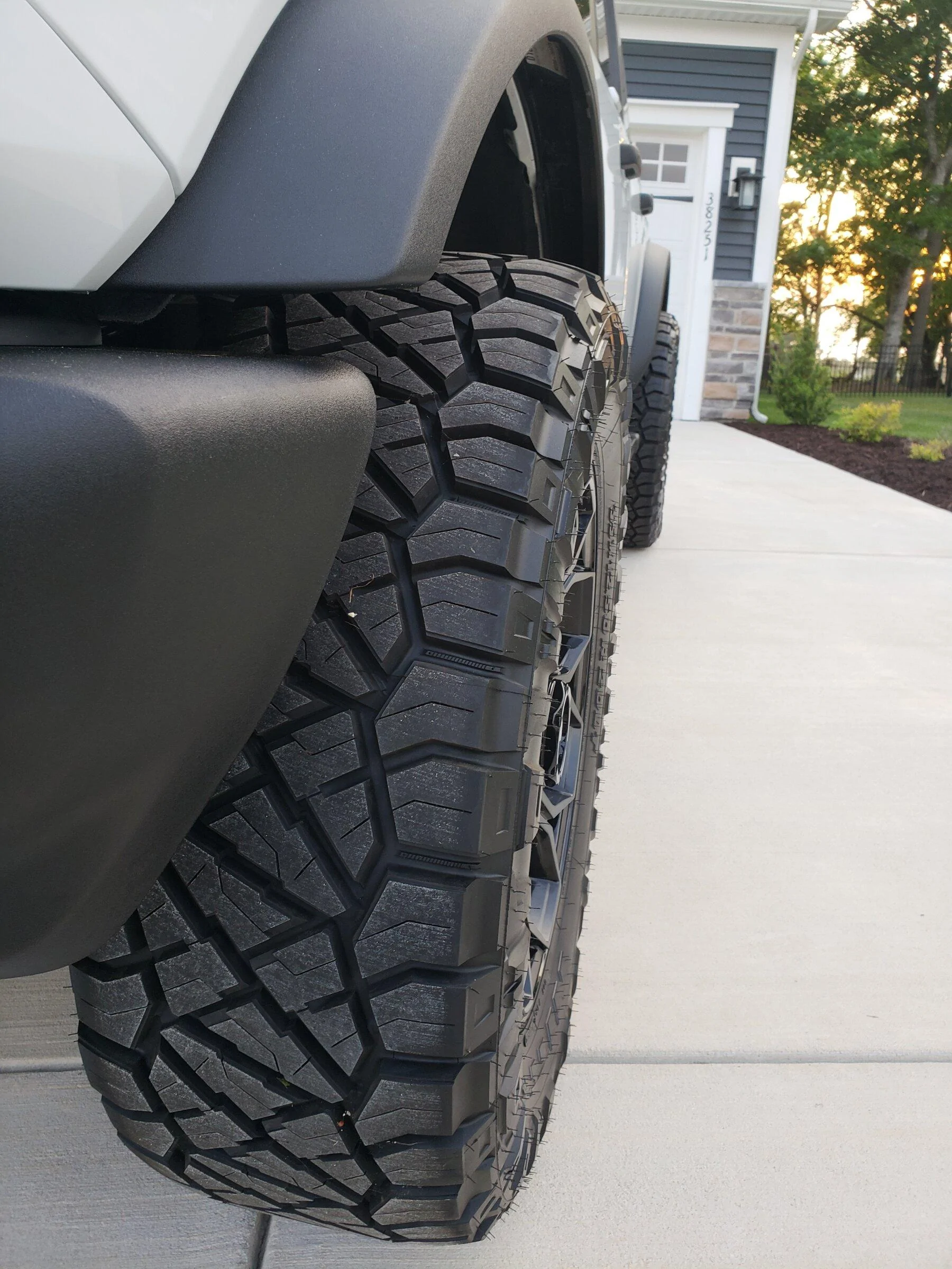 35x12 5x20 Nitto Ridge Grappler